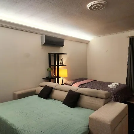 Private In Shared * Tolosa